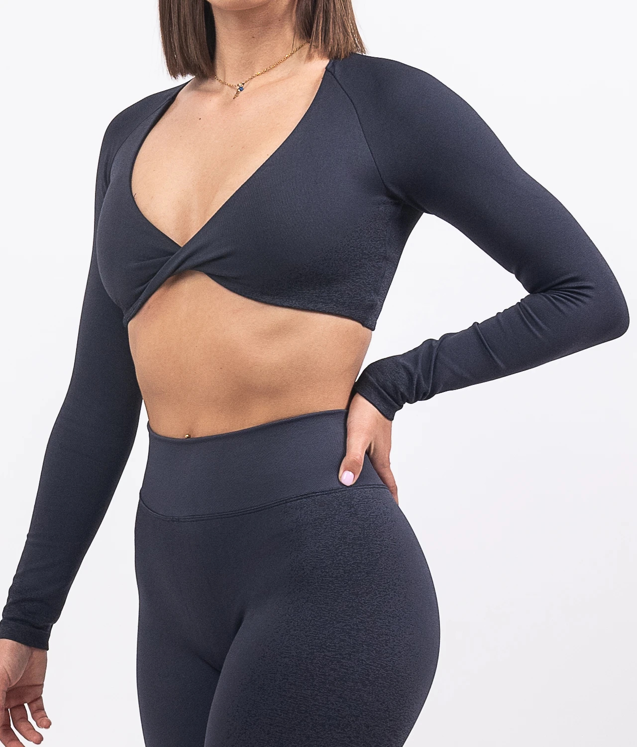 LIna-black-top-na-dug-rukav-2-1.webp Lina black top dugih rukava - Slika 1