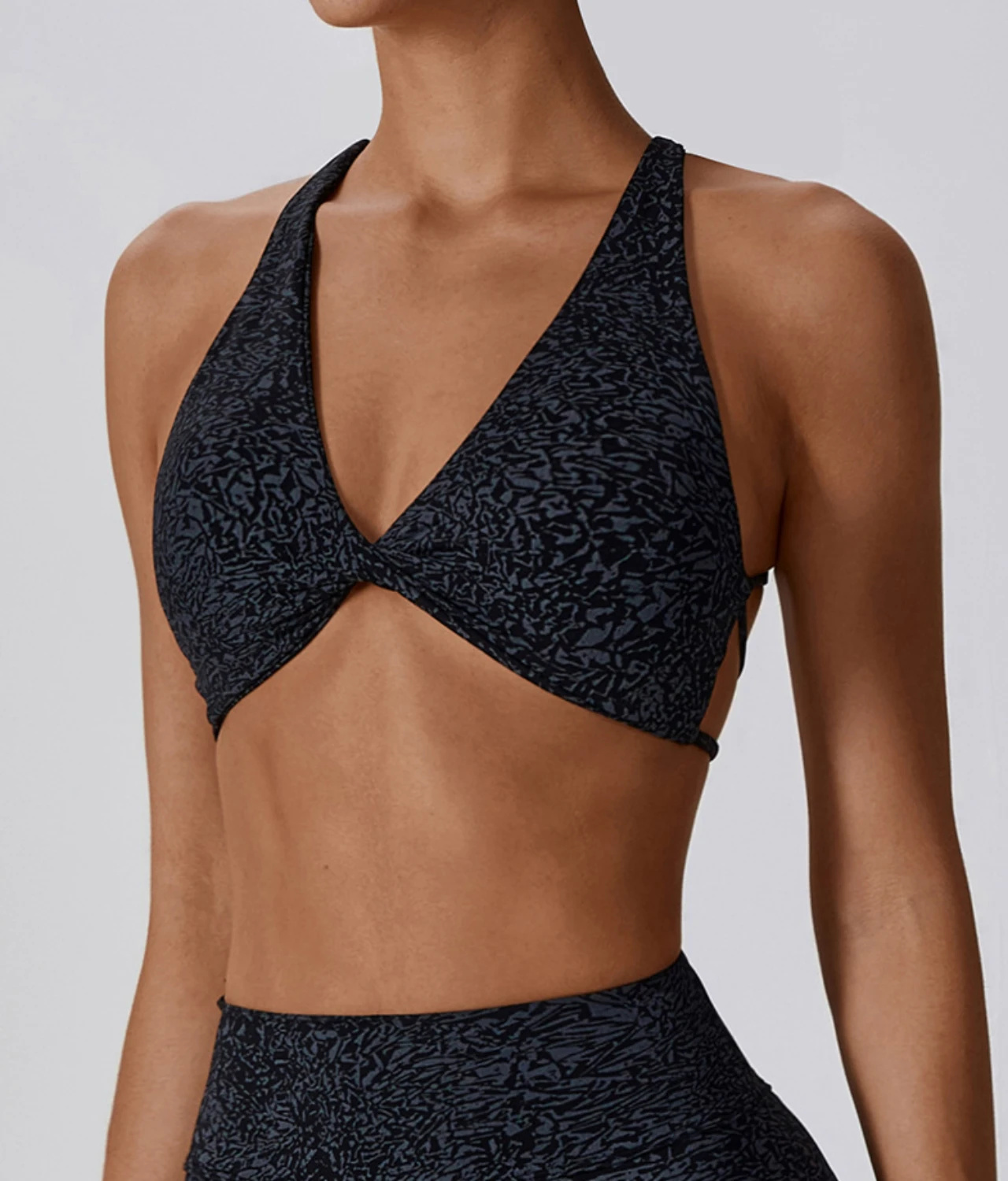 Tara-black-top-na-naramenice-2 Tara black top na naramenice - Slika 1