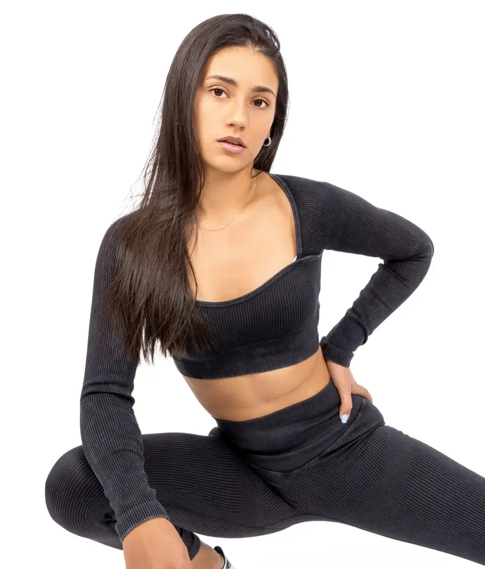 cozy-black-top-na-dug-rukav-1 Cozy black top na dug rukav - Slika 1