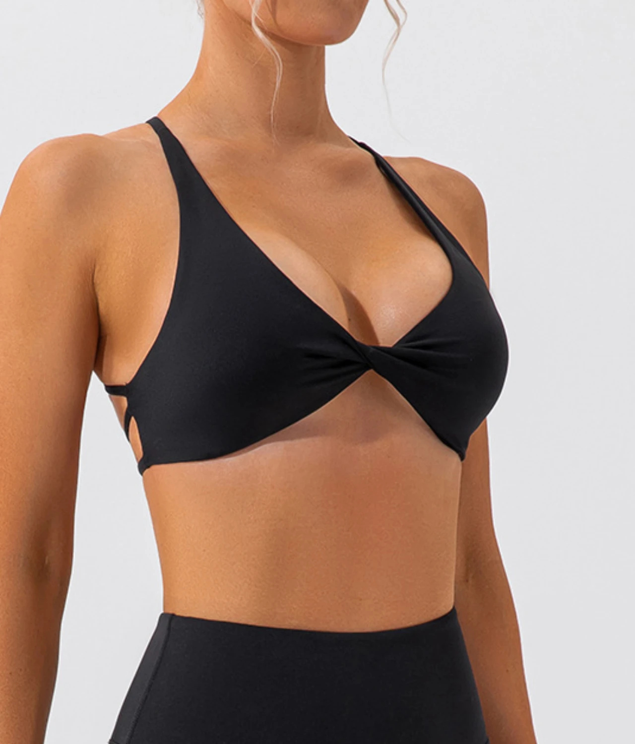reina-black-top-na-naramenice-3 Reina black top na naramenice - Slika 1